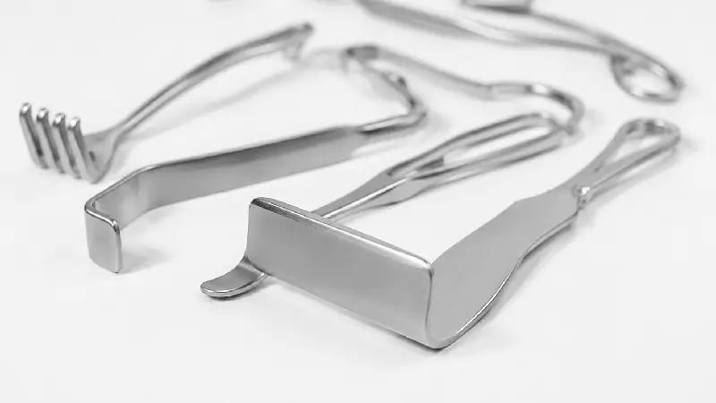 Retractors